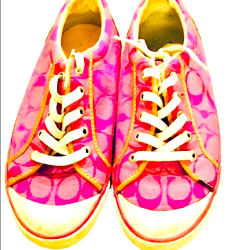 VINTAGE: 💯% Authentic Coach Leather Sneakers!